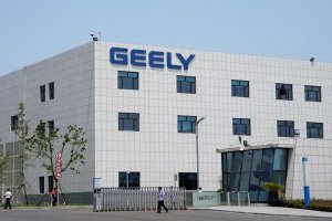 Автовиробник Geely може почати випускати смартфони
