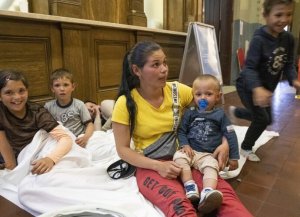 З Праги хочуть переселити 30 тисяч українських біженців в інші райони