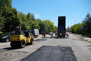 В Ужгороді тривають поточні ремонти вулиць