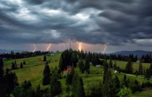 На Закарпатті різко зміниться погода: оголошено штормове попередження