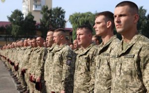Розширення категорії чоловіків, яким можна виїжджати з України під час воєнного стану