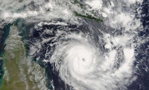 Над Карпатами кружляє циклон: синоптики дали невтішний прогноз