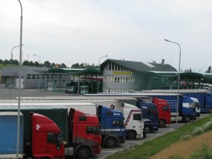 Експорт і імпорт через Закарпатську митницю: які товари перевозять за кордон