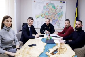 Будівництво льодової арени в Ужгороді обговорювали із президентом Федерації хокею України