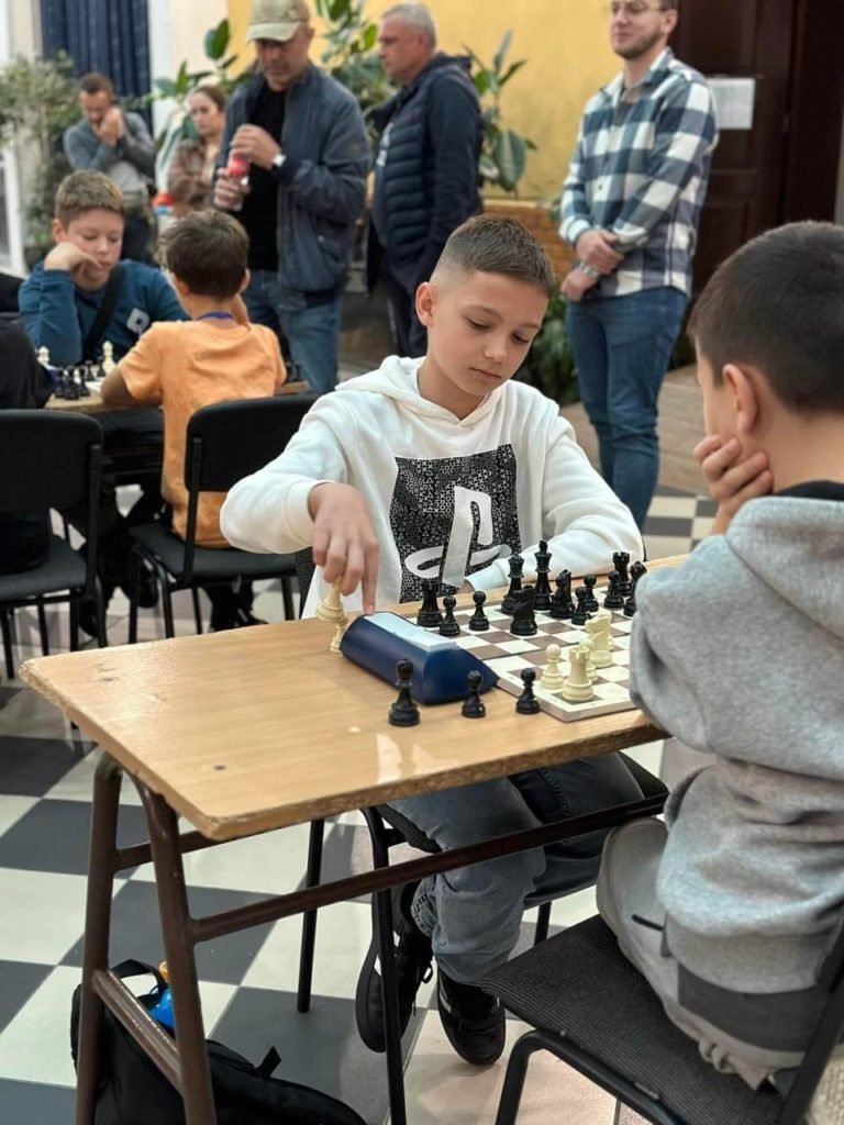 Мукачівець виборов «золото» на чемпіонаті області з шахів