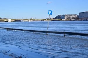 У Будапешті Дунай вийшов з берегів, рівень води – найвищий з 2013 року (ФОТО)