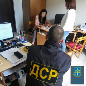 На Берегівщині ексочільницю управління Держкомзему підозрюють у діях, що призвели до незаконного відчуження земель НААН