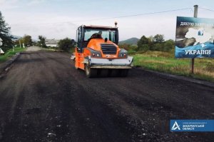 У Перечині відновлюють дорожнє покриття