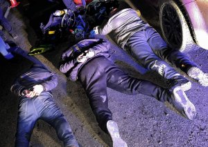 Закарпатські поліцейські затримала групу зловмисників, які обкрадали автомобілі ужгородців