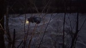На Закарпатті водій авто з'їхав у річку