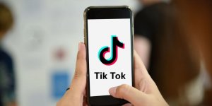 Як на iPhone завантажити відео TikTok