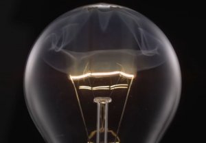 Як вроджений дефект ламп розжарювання розпочав еру сучасної електроніки