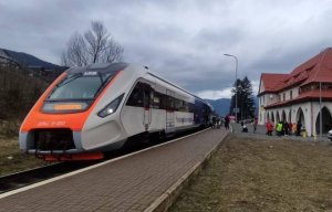 Укрзалізниця запускає "гірські шатли" зі Львова до Рахова
