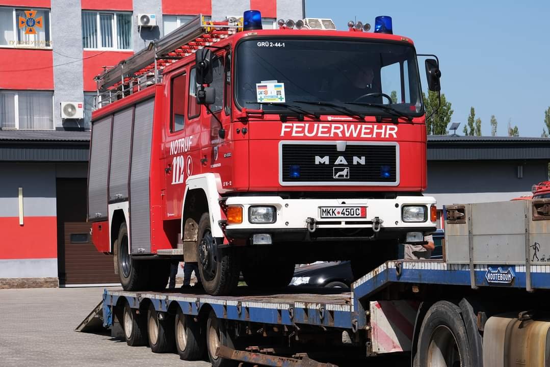 Закарпатські надзвичайники отримали черговий пожежний автомобіль – цього разу із Німеччини