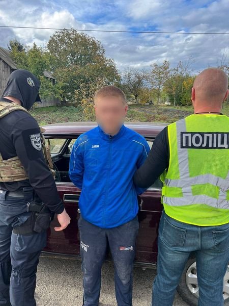 Поліція Виноградова затримала наркоторговця