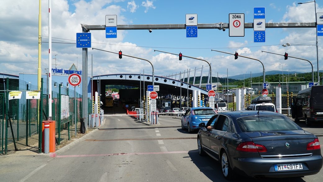 Черги з вантажівок на кордоні: яка ситуація на закарпатських КПП поблизу Словаччини та Угорщини