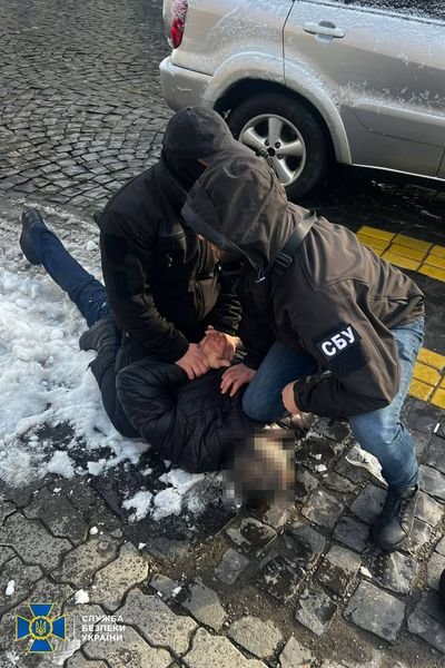 Наркобізнес організував іноземець: СБУ викрила в Мукачеві наркоугруповання із щомісячним обігом у півтора мільйона гривень